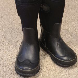 Toddler size 11 Bogs